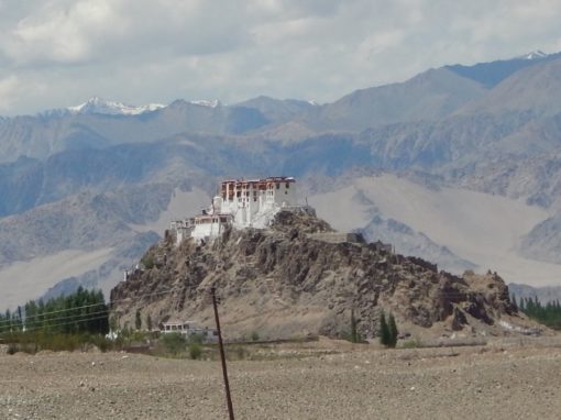 retraite_yoga_tibet_juillet_2018_monument